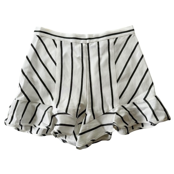 Intermix Linen Ruffle Shorts - Picture 4 of 7